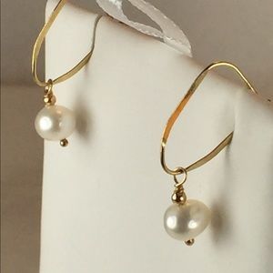 Preloved Solid 10K Dangling Pearl Earrings